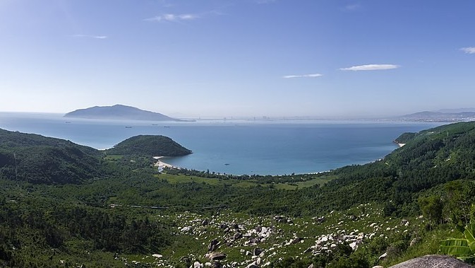 Tuyến du lịch bằng tàu hỏa xuyên Việt được bình chọn là một trong những cung đường sắt đẹp nhất thế giới