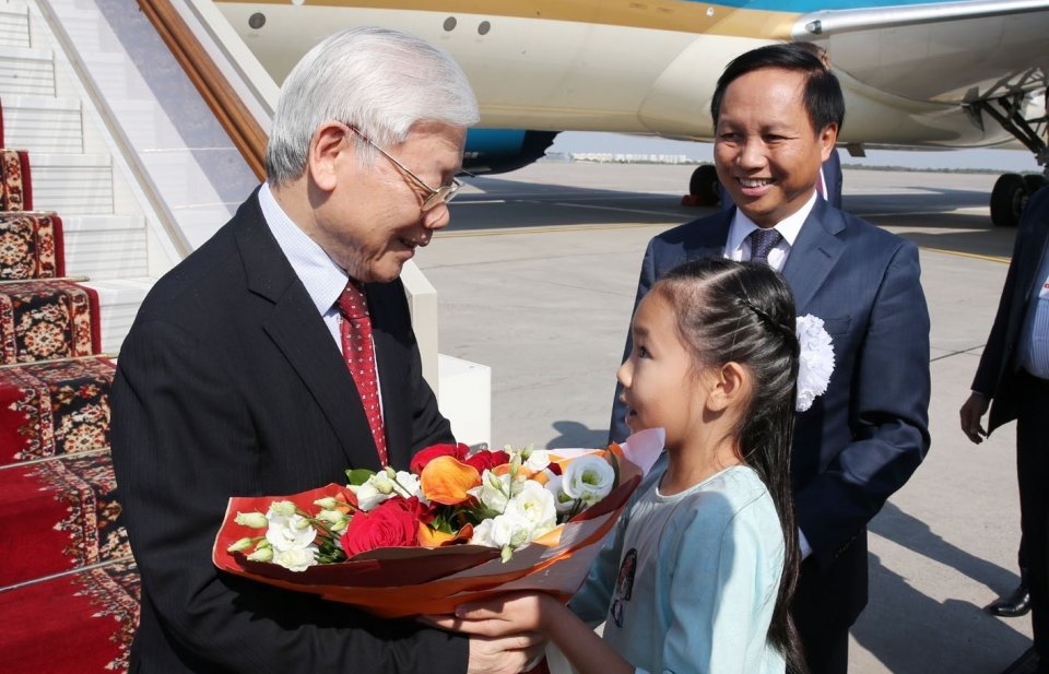 Tổng Bí thư đến Moscow, bắt đầu thăm chính thức Liên bang Nga