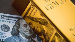 Giá vàng hôm nay 28/10: Giá vàng 'run rẩy' trước ngưỡng 1.650 USD, rủi ro thử vị thế của vàng, lạm phát nóng cổ vũ cuộc đua lãi suất toàn cầu