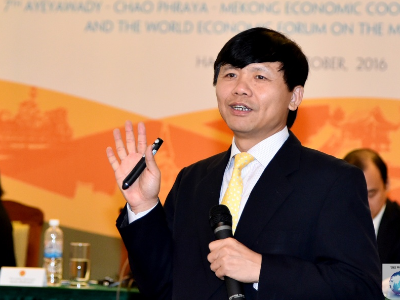 Củng cố và phát huy quan hệ truyền thống với các nước láng giềng