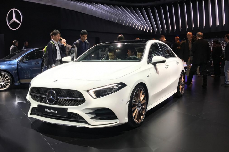 VinFast "sánh vai" với những thương hiệu nào tại Paris Motor Show 2018 vinfast sanh vai voi nhung thuong hieu nao tai paris motor show 2018