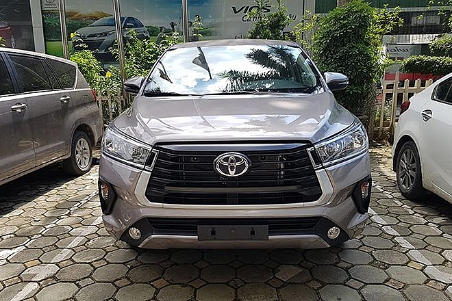 Toyota Innova 2020 lộ ảnh thực tế tại đại lý dù chưa chính thức ra mắt