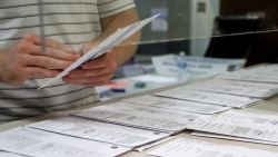 Bầu cử Mỹ 2020: Hàng nghìn lá phiếu biến mất bí ẩn tại bang chiến trường từng ủng hộ Tổng thống Trump