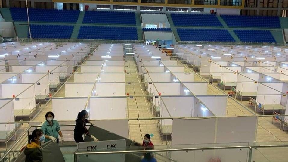 Covid-19 sáng 1/11: Ca mắc mới tăng hơn 5.500 trong 24 giờ; Diễn biến phức tạp ở tâm dịch Bắc Giang; Hà Nội lại khẩn tìm người