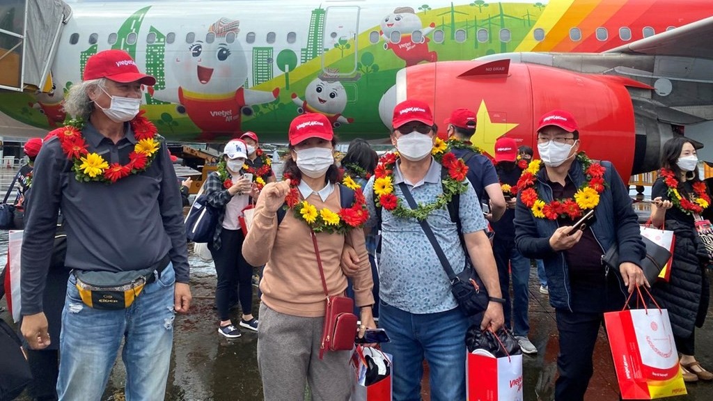 Hồi phục kinh tế hậu Covid-19: Cần những tia sáng mở đường như thế