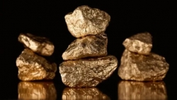 Giá vàng hôm nay 23/12: Cuộc chơi đau tim, vàng lại bốc hơi 50 USD, phủ nhận mọi dự báo