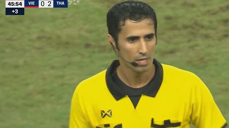 Trọng tài trận Việt Nam-Thái Lan Al-Adba Saoud Ali rời Singapore, sớm kết thúc nhiệm vụ tại AFF Cup 2020