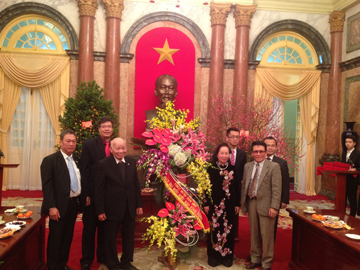 Phó Chủ tịch nước Nguyễn Thị Doan: Kiều bào cần đồng hành cùng đất nước