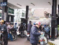 tu 15h ngay 411 gia xang tang nhe