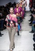 trung quoc khi nganh nguoi mau nhi la con dao hai luoi