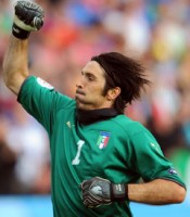 buffon mat ngu vi su nguy hiem cua cronaldo