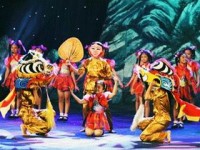 vang trang co tich tet am cho tre em ngheo