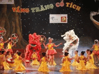 vang trang co tich tet am cho tre em ngheo