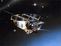 nghia dia giua dai duong chon xac hang tram tau vu tru