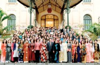 nang cao vai tro cua nu can bo doi ngoai