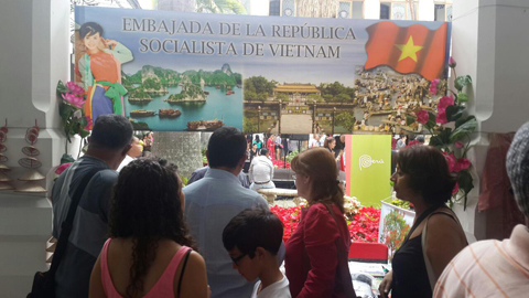 viet nam tham gia hoi cho giang sinh tai venezuela