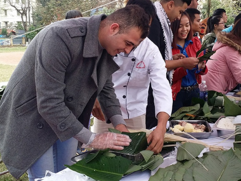 Sinh viên quốc tế tại Việt Nam giao lưu nhân dịp Tết cổ truyền