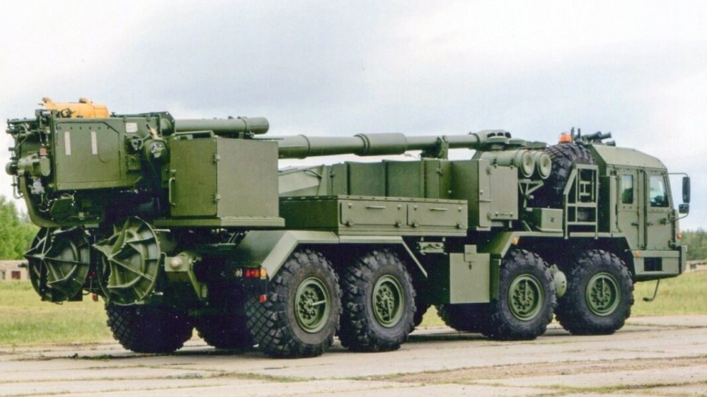 Nga thử nghiệm đạn pháo tự hành có điều khiển mới và sử dụng robot công binh