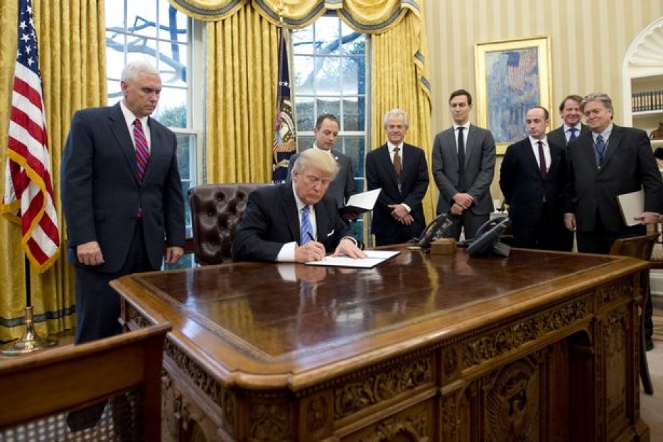 donald trump mo man ky nguyen bai bo