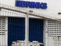 cuop chay tron thang vao don canh sat