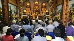 Cộng đồng người Việt tại Lào đón Tết Nguyên tiêu, cầu quốc thái dân an