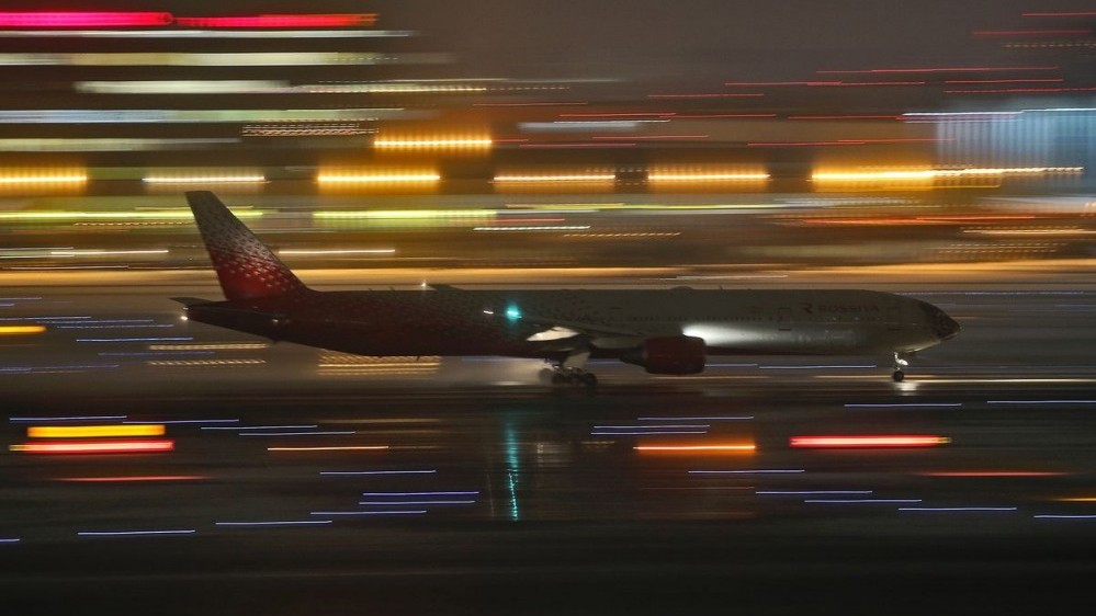 Boeing 777 hạ cánh khẩn cấp ở Nga do lỗi động cơ