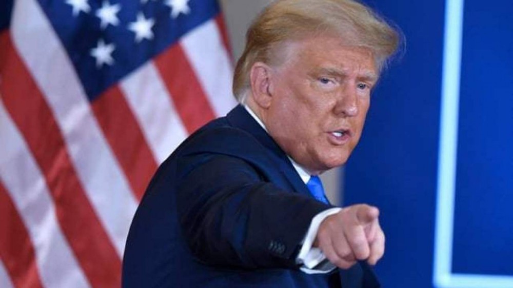 Ông Trump 'quay xe' kêu gọi tiêm vaccine Covid-19, chỉ trích chính sách nhập cư mới