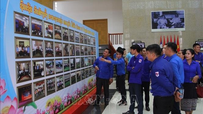 Mít tinh tại Lào kỷ niệm 90 năm ngày thành lập Đoàn thanh niên Cộng sản Hồ Chí Minh