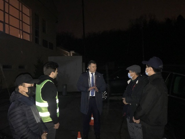  Bộ Ngoại giao Moldova cử cán bộ trực tiếp làm việc với Đoàn công tác Đại sứ quán Việt Nam tại Romania về tình hình công dân ta.