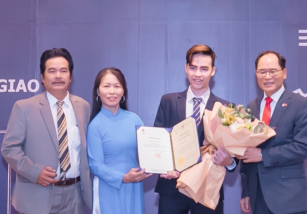 Tình hữu nghị 30 năm Việt Nam-Hàn Quốc qua thiết kế logo đặc biệt