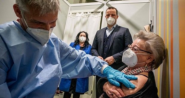 Khi nước Đức 'rạn nứt' bởi vaccine Sputnik V của Nga