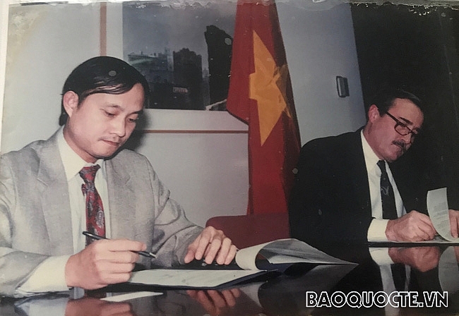 Món quà của sĩ quan tình báo và sự nể phục của người Mỹ với Bộ trưởng Nguyễn Cơ Thạch Món quà của sĩ quan tình báo và sự nể phục của người Mỹ với Bộ trưởng Nguyễn Cơ Thạch