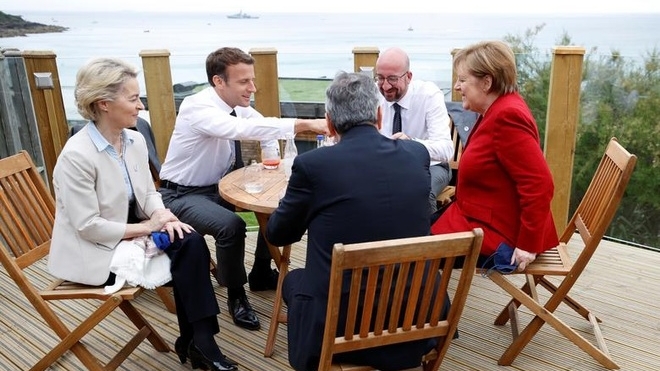 Thượng đỉnh G7: 'Túm' trọn khoảnh khắc hậu trường của các nhà lãnh đạo