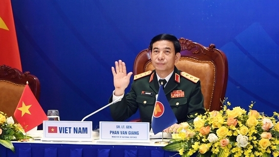 Hội nghị ADMM-15 thông qua Tuyên bố chung kỷ niệm 15 năm