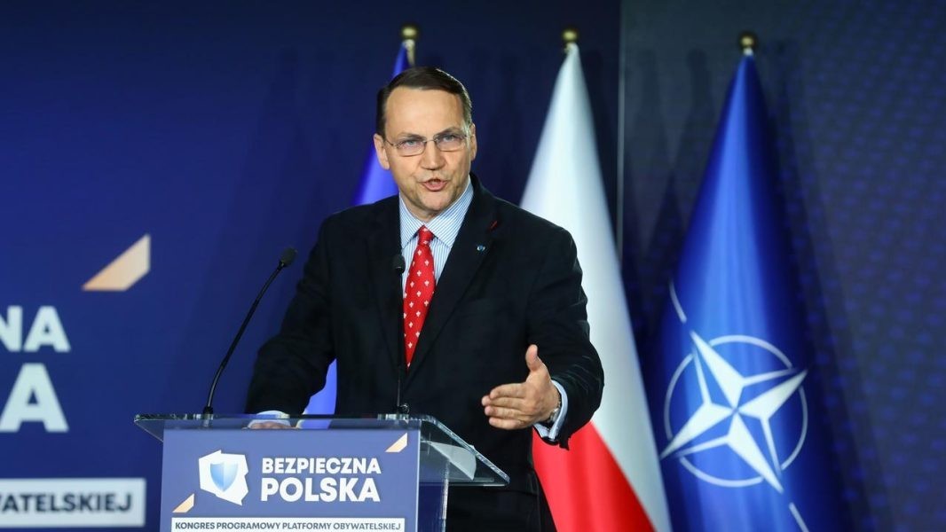 Quan chức Nghị viện châu Âu 'phím' lý do để phương Tây cung cấp vũ khí hạt nhân cho Ukraine