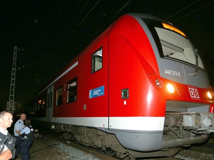 Đức: Cảnh sát bắn hạ nghi can tấn công tuổi teen trên tàu hỏa