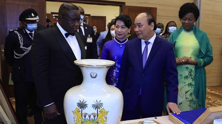 Quy định về tặng phẩm cho đoàn khách cấp cao nước ngoài thăm Việt Nam