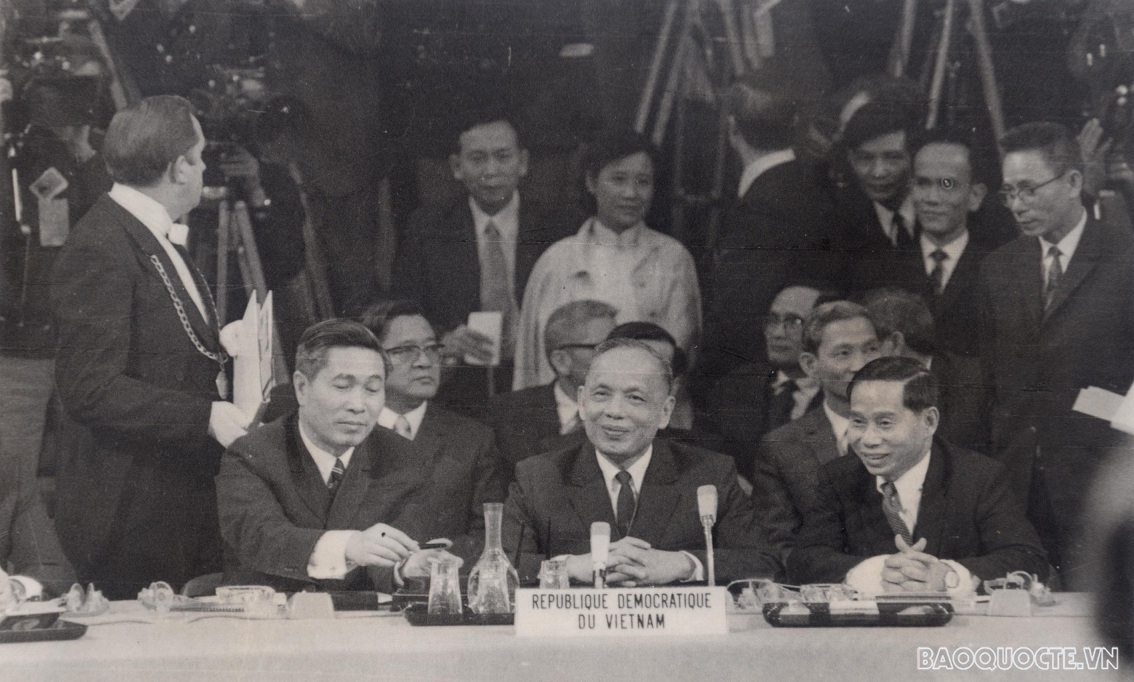 Ngoại giao Việt Nam qua hình ảnh, tài liệu lưu trữ