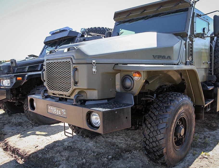 Quân đội Nga còn có xe tải Vityaz-2 có module bọc thép ẩn bên dưới lớp vỏ bằng bạt. (Nguồn: Vitaly Kuzmin)