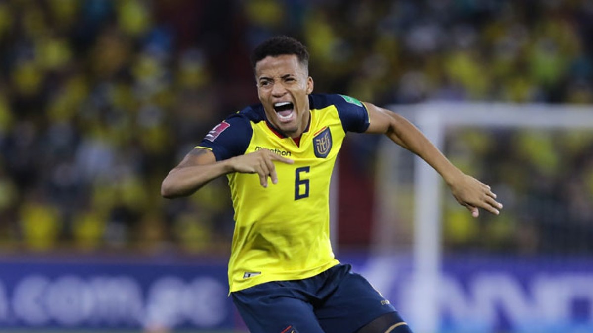 Cầu thủ Byron Castillo thi đấu cho đội tuyển Ecuador, đội tuyển có suất tham dự vòng chung kết World Cup 2022 tại Qatar. (Nguồn: Reuters) Cầu thủ Byron Castillo thi đấu cho đội tuyển Ecuador, đội tuyển có suất tham dự vòng chung kết World Cup 2022 tại Qatar. (Nguồn: Reuters)