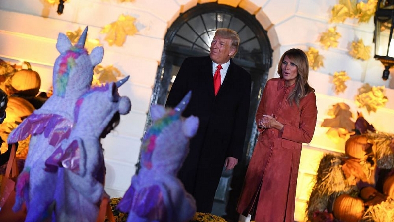 Tổng thống Trump và phu nhân tổ chức Halloween mùa Covid-19