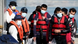 Báo động làn sóng di cư từ Pháp sang Anh