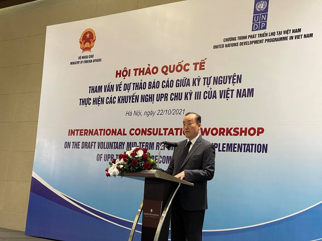 Hội thảo quốc tế tham vấn dự thảo Báo cáo giữa kỳ tự nguyện thực hiện UPR chu kỳ III Hội thảo quốc tế tham vấn dự thảo Báo cáo giữa kỳ tự nguyện thực hiện UPR chu kỳ III