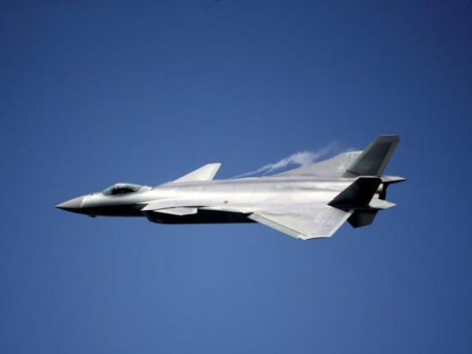 Trung Quốc ra mắt máy bay chiến đấu tàng hình mới J-20