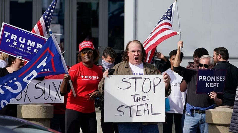 Nỗ lực thuyết phục các cử tri Cộng hòa vốn cho rằng phe Dân chủ đã “đánh cắp” cuộc bầu cử của họ sẽ còn rất khó khăn. (Nguồn: AP) Nỗ lực thuyết phục các cử tri Cộng hòa vốn cho rằng phe Dân chủ đã “đánh cắp” cuộc bầu cử của họ sẽ còn rất khó khăn. (Nguồn: AP)