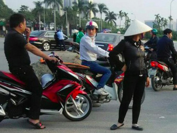 Chuyện chiếc vé quanh sân Mỹ Đình lên báo Indonesia