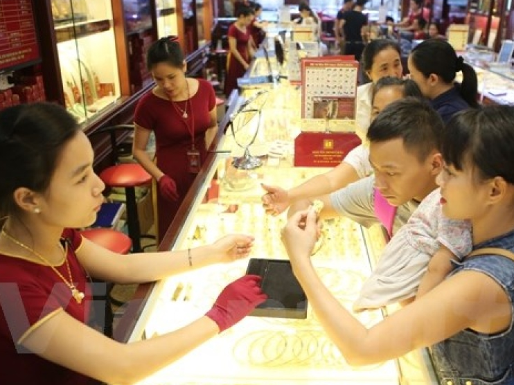 Vàng SJC tiếp tục giảm trong phiên giao dịch cuối tuần