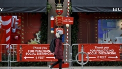 Ngày Lễ tặng quà khác thường tại Canada do dịch Covid-19