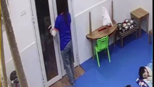 Cô giáo phạt trẻ 3 tuổi đứng ngoài trời rét vì không ngủ trưa, cơ sở mầm non bị đình chỉ