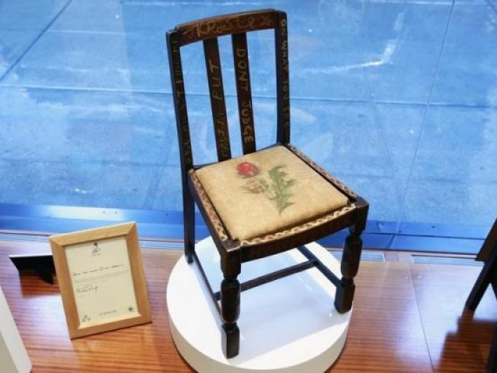 "Ghế Harry Potter" lại được bán đấu giá